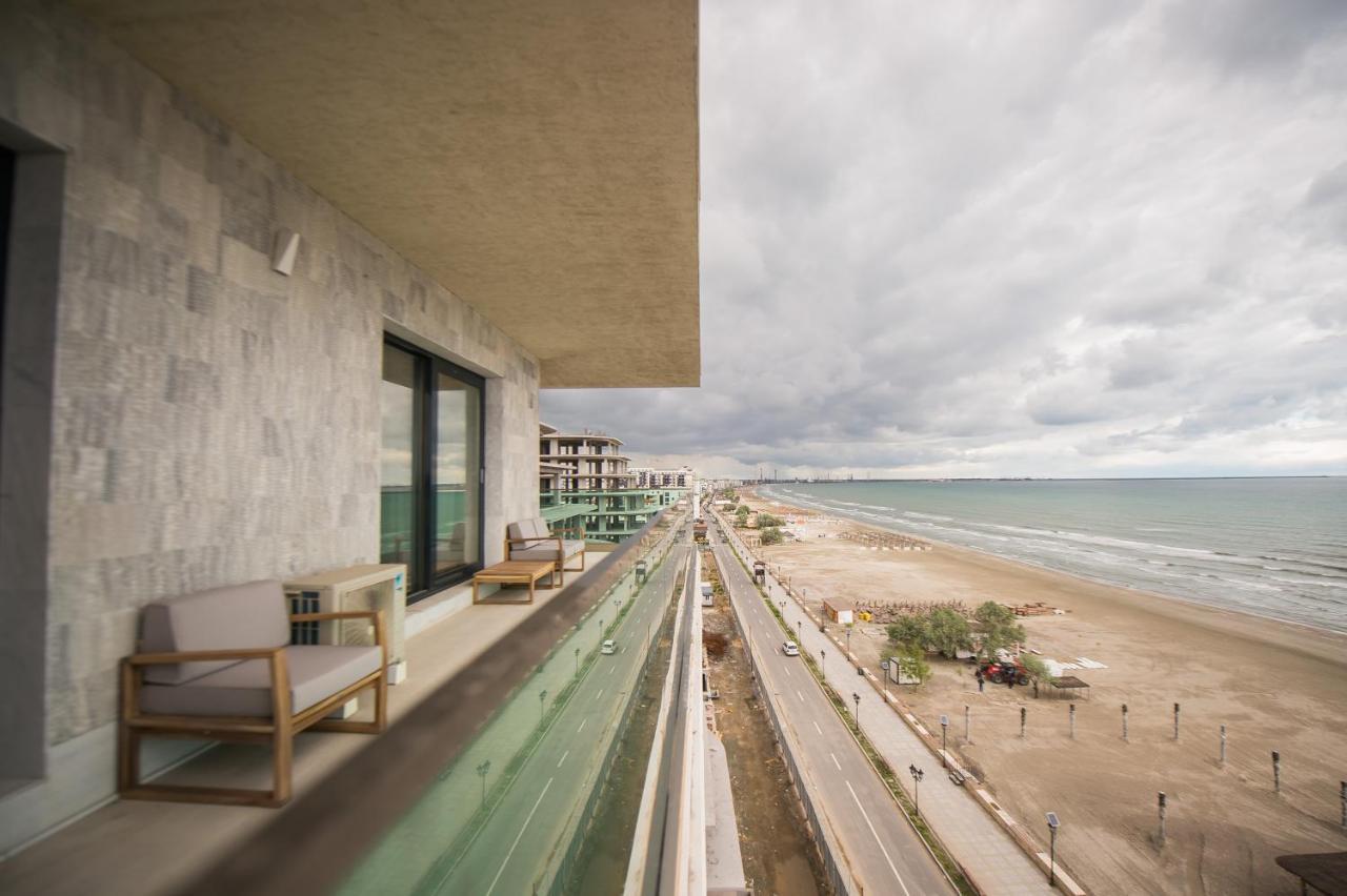 Luxury Promenada Apartment - Frontal Beachfront Mamaia Nord นาโวดาริ ภายนอก รูปภาพ