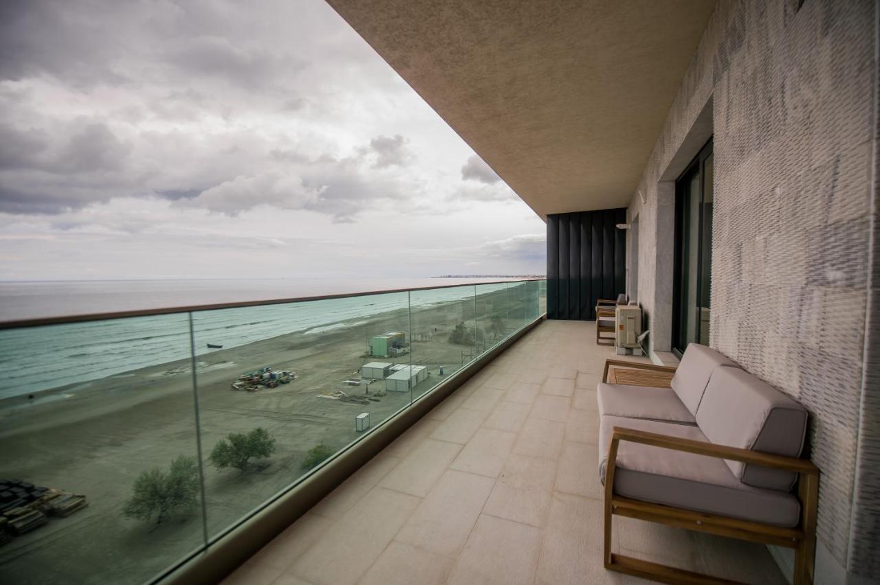 Luxury Promenada Apartment - Frontal Beachfront Mamaia Nord นาโวดาริ ภายนอก รูปภาพ
