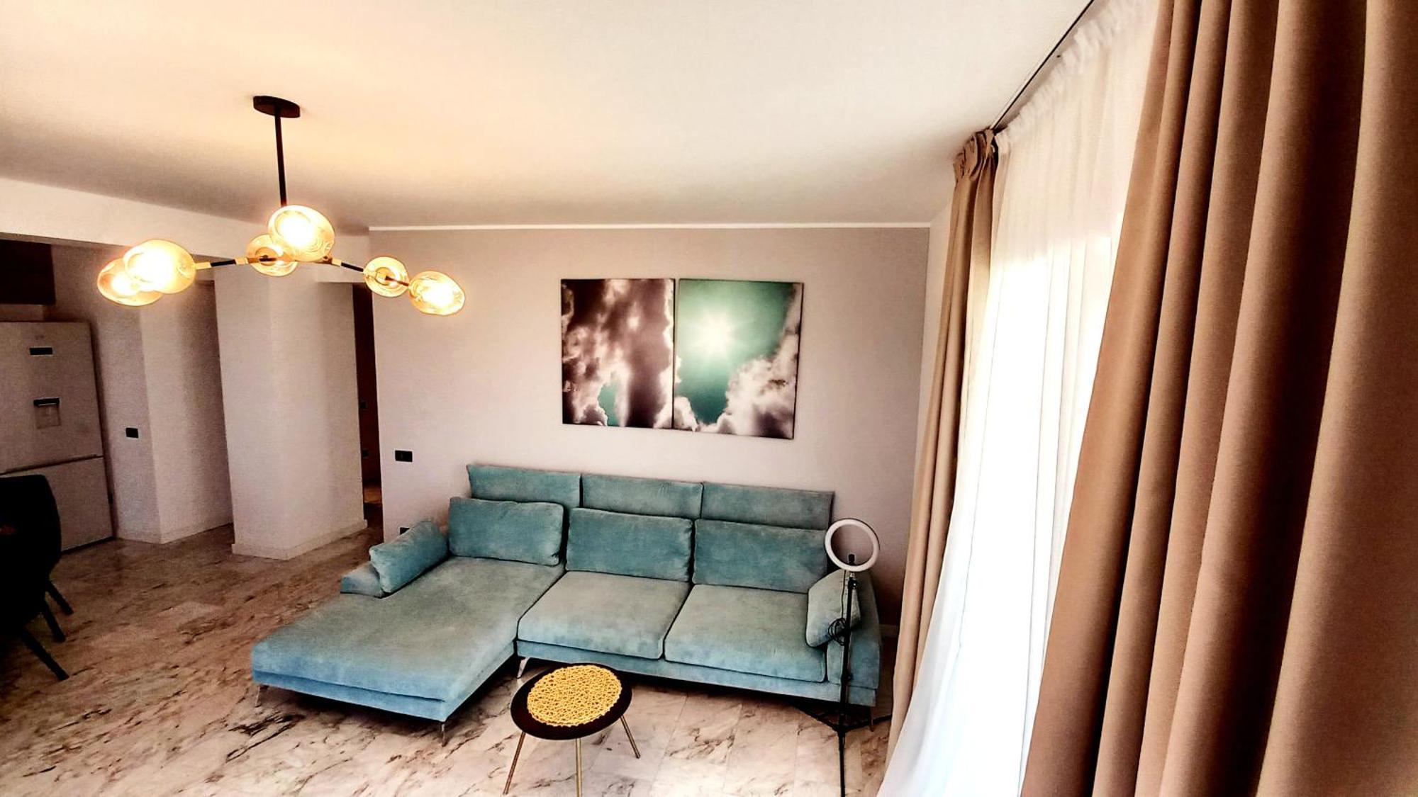 Luxury Promenada Apartment - Frontal Beachfront Mamaia Nord นาโวดาริ ภายนอก รูปภาพ