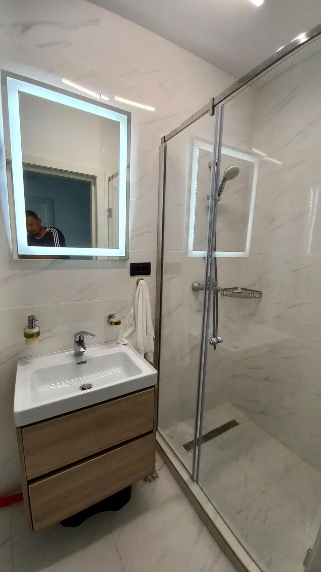 Luxury Promenada Apartment - Frontal Beachfront Mamaia Nord นาโวดาริ ภายนอก รูปภาพ