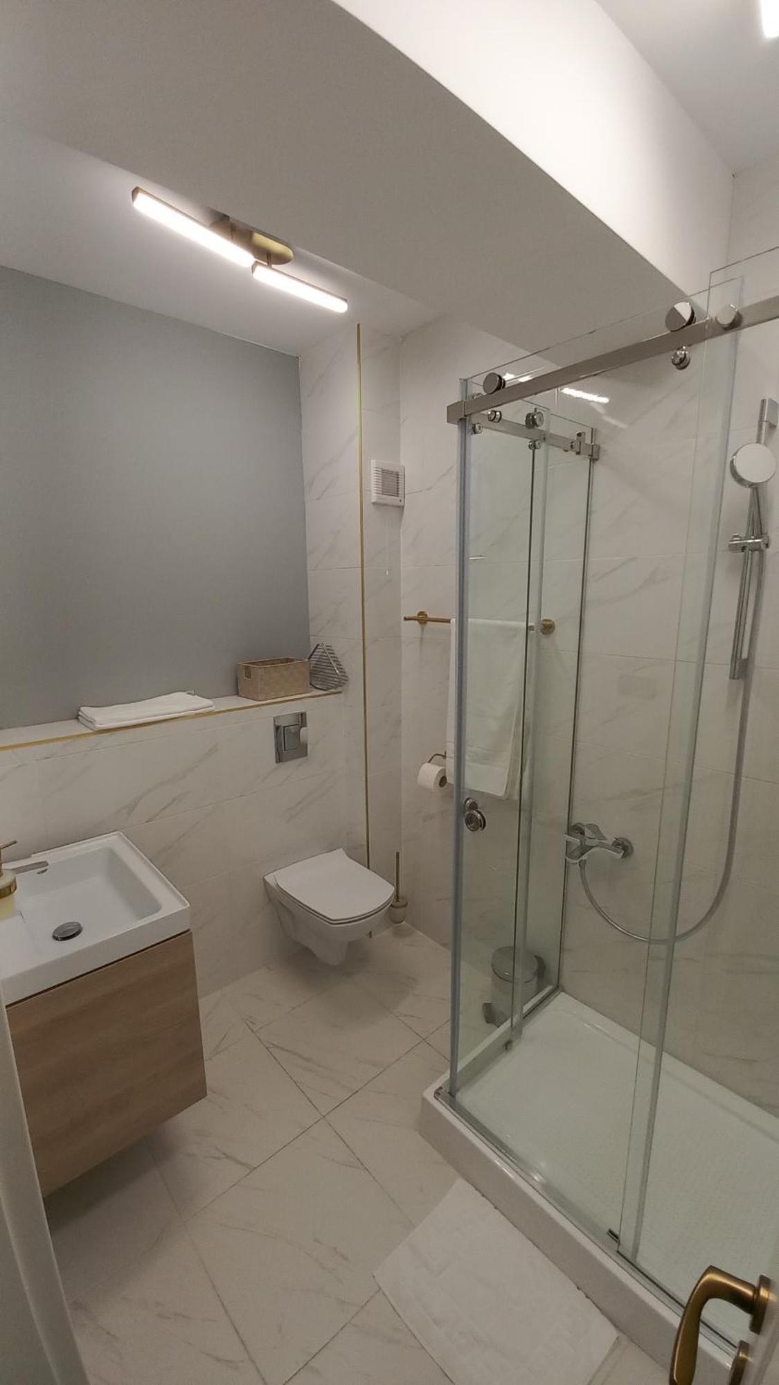 Luxury Promenada Apartment - Frontal Beachfront Mamaia Nord นาโวดาริ ภายนอก รูปภาพ