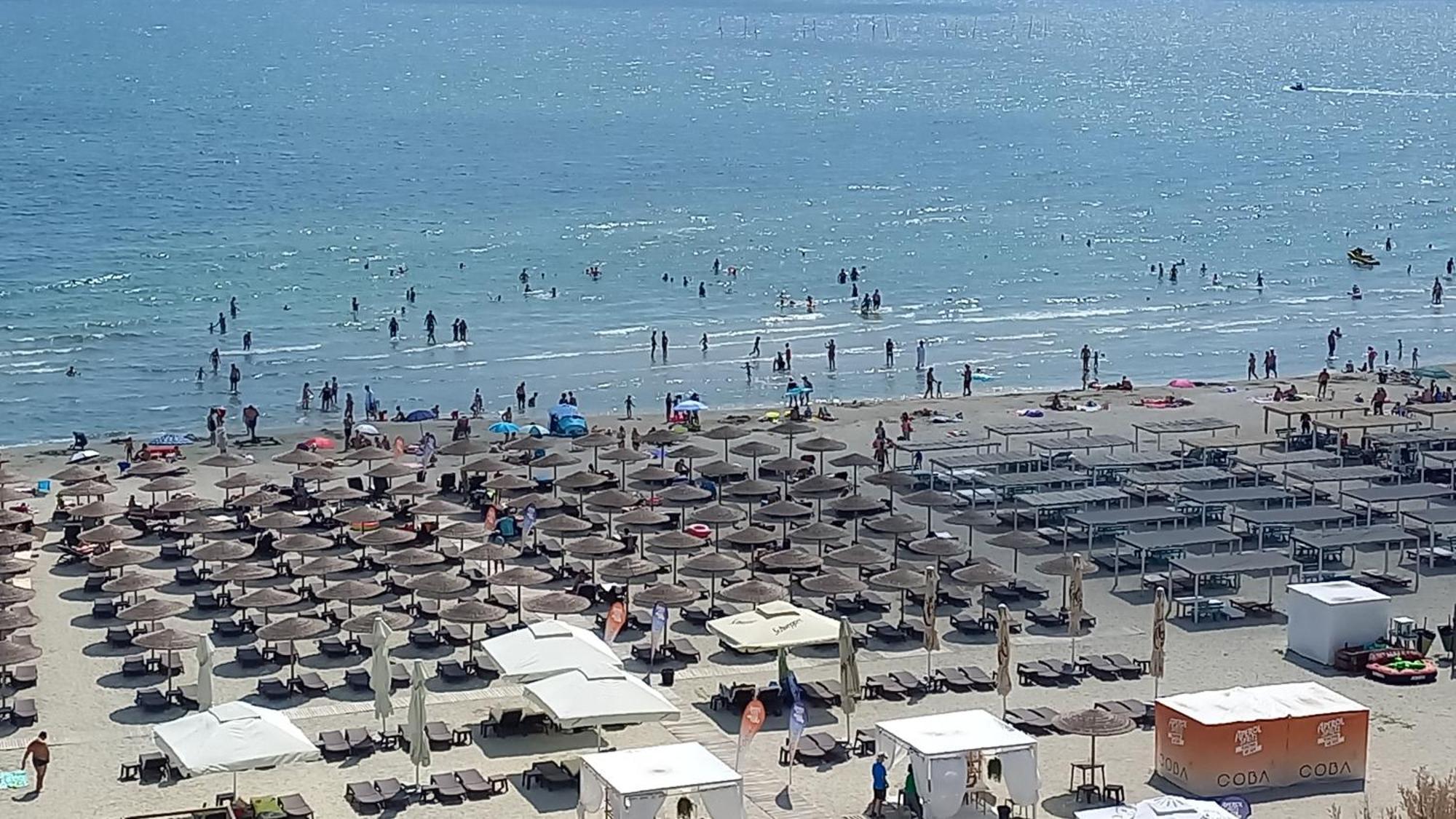 Luxury Promenada Apartment - Frontal Beachfront Mamaia Nord นาโวดาริ ภายนอก รูปภาพ